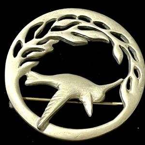 Cut Out Inside Flying Hummingbird Brooch Pin Silver